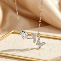 Collier Tendance Papillon Tulipe Entièrement Pavé de Zircons, Plaqué Or 18K, Chaîne de Clavicule Délicate, Bijou de Niche Luxe Léger, Idéal Cadeau