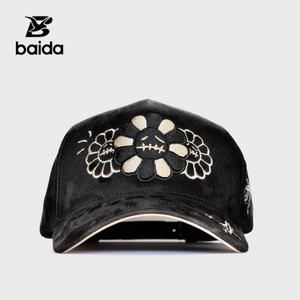 Gorras Personalizadas Sombrero G5 INNEDIT Gorra de Béisbol de 5 Paneles de Gamuza con Bordado Floral a Mano - Product Image 1