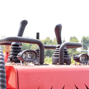 Chargeur compact à chenilles haute efficacité pour les jardins surélevés - Product Image 2