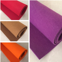 Tissu non tissé aiguilleté coloré ; épaisseur, couleur et poids personnalisables. Rouleau de tissu non tissé