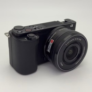 กล้องมิเรอร์เลส <span class=keywords><strong>Sony</strong></span> <span class=keywords><strong>ZV</strong></span>-<span class=keywords><strong>E10</strong></span> มือสอง พร้อมเลนส์ 16-50 มม. ความละเอียด 24MP กล้องสร้างสรรค์เนื้อหา 4K - Product Image 2