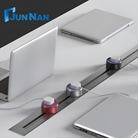 Prise murale de bureau étanche et anti-poussière sur rail avec USB-C et mise à la terre standard