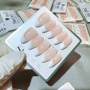 Faux ongles à presser faits main style French Manucure, 10 pièces réutilisables, avec boîte, vente en gros - Product Image 5