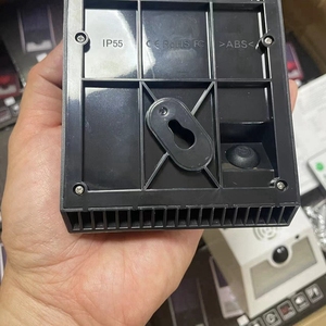 Lampe murale de sécurité solaire à détecteur de mouvement, étanche, sirène stroboscopique solaire 129 dB, télécommande, alarme stroboscopique solaire extérieure pour terrain - Product Image 5