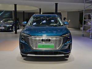 Aud-i <span class=keywords><strong>Q5</strong></span> E-tron <span class=keywords><strong>SUV</strong></span> Elettrico 2024 50e-tron Quattr-o Edizione Radiant Pacchetto Lusso 5 Porte 6 Posti Autonomia NEDC 501-600km - Product Image 3