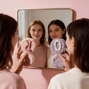 Miroir de poche en peluche, maquillage compact personnalisé avec housse en fourrure douce, miroir de voyage miniature portable - Product Image 5