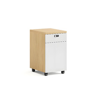 Poste de travail en îlot de bureau, bureau informatique moderne en bois, station de travail avec cloison pour employés, ensemble de mobilier de table pour personnel, vente en gros