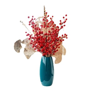 Haoche Trading - Frutos Rojos Artificiales, Hojas de Eucalipto Doradas y Hojas de Ginkgo, Decoración de Plástico para Bodas y Hogar - Product Image 5