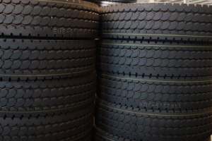 ยางรถบรรทุกคุณภาพสูง 11R22.5 11r22.5 แบบเรเดียล พร้อมล้อ  รับประกัน 5 ปี - Product Image 2
