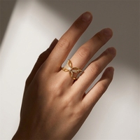 Bague en zircone pour femme avec perle d'eau douce, délicate et élégante, ajustable, à bande ouverte, parfaite comme cadeau de fiançailles