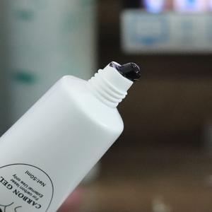 Gel exfoliant Hollywood Carbon Gel 80g 80ml en flacon Crème éclaircissante pour les taches et la réduction des pores - Product Image 4