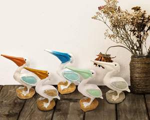 Hars Pelikaan Goud Vogel Op Een Steen Met Glazen Vleugels Beeld Beeldjes - Product Image 3