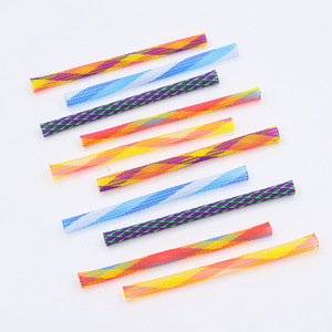 ของเล่นแมวแบบอินเทอร์แอคทีฟรักษ์โลก สีสันสดใส แบบยืดหดได้ ขนาด 5 ซม. ทำจากไนลอน ท่อสปริงสำหรับลับเล็บและกัดเล่น  รับผลิตตามแบบ OEM พร้อมโลโก้ - Product Image 1