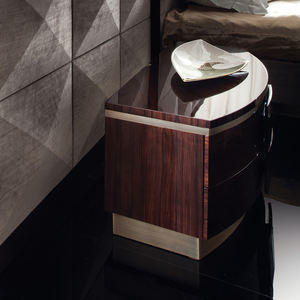 Table de chevet italienne de luxe moderne et minimaliste en bois massif et peinture brillante - Product Image 5