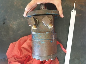 Moteur hydraulique S-380M S-380MS5SXK S-380MS5S-K - Product Image 3