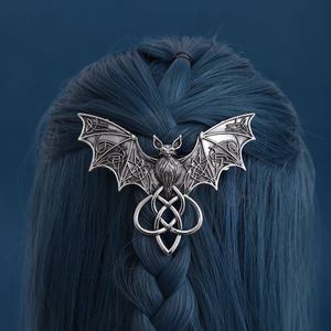 Pinza para el pelo retro gótica con nudo celta y murciélago, estilo punk, ocultista, animal, de bruja para mujer - Product Image 1