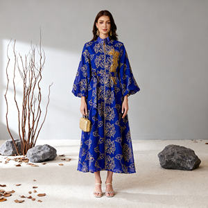 Abaya personnalisée en polyester brodé de qualité supérieure pour femmes musulmanes, robe élégante pour occasions spéciales, fournisseur en gros - Product Image 1