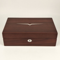 Boîte de rangement pour bijoux en bois foncé avec serrure, logo personnalisé, boîte cadeau de luxe en bois pour bijoux avec doublure en cuir souple pour objets de collection