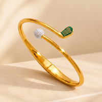 316L Edelstahl Offener Armreif für Damen 5 Stile Sport-Charm mit Zirkonia Golf Tennis Baseball 18K Goldton Wasserdicht