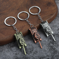 Colgante único para coche para hombre, con un modelo de tanque T34 hueco de la Segunda Guerra Mundial, adecuado como pequeño regalo, llavero
