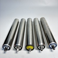 Rouleaux, pignons et tambours en acier inoxydable galvanisé pour lignes de production, disponibles sur mesure.