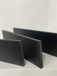 Placa de Fibra de Carbono con Acabado Mate Negro, Patrón de Tejido 3K, Uso Industrial y Automotriz, Superficie Brillante Personalizable - Product Image 5