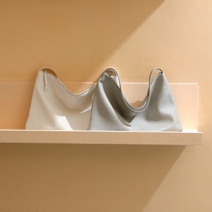 กระเป๋าโท้ทหนังแท้สำหรับผู้หญิง แฟชั่นข้ามพรมแดนใหม่ สไตล์เรียบง่ายทันสมัย ความจุเยอะ ซิปปิด กระเป๋าสะพายใต้วงแขน รุ่น Tanjing - Product Image 3