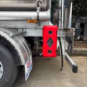 Semi-remorque citerne à carburant en alliage d'aluminium et acier inoxydable, 2 essieux, 35CBM 40CBM, remorque pour marchandises inflammables et dangereuses - Product Image 3