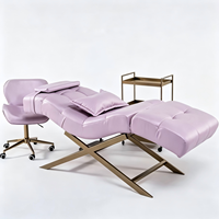 Table de massage et lit de beauté réglable en acier inoxydable de luxe moderne, en cuir blanc, pour salon de beauté, soins du visage et des cils, et thérapies
