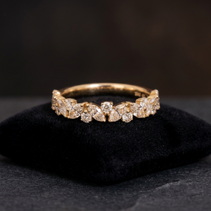 Anillo de Compromiso y Aniversario de Lujo para Mujer, Plata de Ley 925, Chapado en Oro, Certificado, con Múltiples Piedras de Moissanita, Engaste de Garras, 4 Gramos - Product Image 1