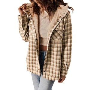 2024 européen américain pour l'hiver femmes solide <span class=keywords><strong>crochet</strong></span> Polyester doublure à manches longues moelleux à capuche <span class=keywords><strong>veste</strong></span> avec poche - Product Image 5