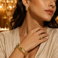 Ensemble de bijoux fantaisie multicolores, ensemble de bijoux en zircon coloré martelé irrégulier, bracelet, boucles d'oreilles et bague plaqués or