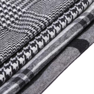 Tissu à tricoter Jacquard en polyester tricoté à motif de géométrie différente à vendre - Product Image 2