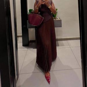 ชุด2ชิ้นเสื้อแขนสั้นและกระโปรงจีบสีพื้นของผู้หญิงสไตล์แอฟริกัน - Product Image 6