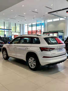 Pour <span class=keywords><strong>Skoda</strong></span> Kodiaq GT 2025 2.0T 4x4 SUV intermédiaire automatique turbocompressé de luxe avec régulateur de vitesse adaptatif (ACC) et transmission intégrale (AWD) pour l'exportation - Product Image 5