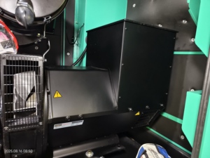 Grupo Electrógeno Silencioso de 285KVA, Marco Abierto, Trifásico, 60Hz, 380/220V, Control Remoto, 1800 RPM - Product Image 3