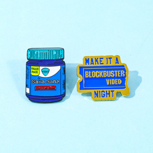 Broche en métal émaillée en alliage, motif bouteille de médicament bleue, avec slogans et citations sur le thème de <span class=keywords><strong>la</strong></span> colite de rana, par Creative Sana Sana - Product Image 1