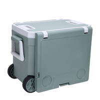 Stocké vert armée OEM ODM Logo personnalisé Couleur Camping en plein air Bière Vin Cola Canette 32 L Glacière avec table et chaise