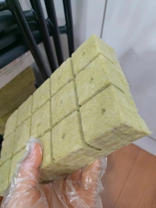 Vente en gros de cubes de laine de roche écologiques Kening KN008 pour l'agriculture hydroponique et la culture en serre, 25-200 mm - Product Image 6