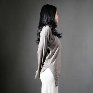 Vendita Diretta dal Produttore Maglione Elegante Invernale da <span class=keywords><strong>Donna</strong></span> in Cashmere <span class=keywords><strong>Marrone</strong></span> Alta Moda con Logo Frontale - Product Image 2