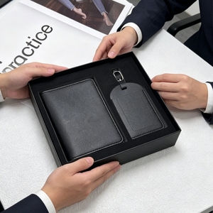 Set Regalo da Viaggio Minimalista Multicolore per Clienti Dirigenziali, Set Porta Passaporto e Etichetta Bagaglio di Qualità Premium - Product Image 5