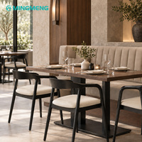 Ensemble de salle à manger en bois minimaliste moderne avec chaises en cuir PU et structure en fer, mobilier commercial pour restaurant, café, hôtel