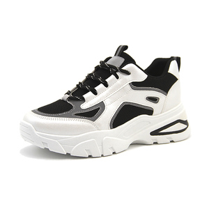 مورد صيني لأحذية رياضية نسائية مخصصة لزيادة الطول بنعل سميك وتصميم عصري لعام 2026 - Product Image 1