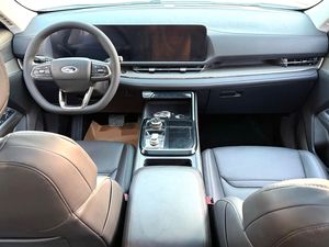 Ford Equator Sport 2022 d'<span class=keywords><strong>occasion</strong></span>, configuration haut de gamme, finition Platinum, SUV spacieux 5 places - Product Image 5