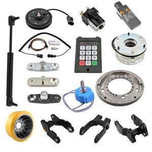 De alta calidad de la carretilla elevadora eléctrica estera de caucho usado para TOYOTA 8FD/G 8FDN 10-30 con OEM 53451-26600-71 - Product Image 5