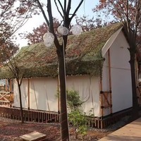 Tente de safari de luxe africaine à double étage Kawagebo Kamp (KK) avec revêtement en PVDF, idéale pour le glamping, dotée d'un loft, d'une chambre et d'un salon