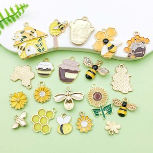 Colgante de aleación con diseño de panal de abeja, tamaño mediano, con efecto de goteo de aceite, accesorios de joyería DIY - Product Image 4