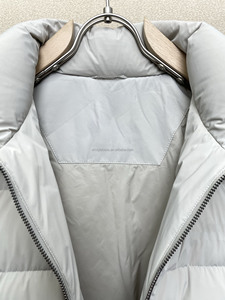 เสื้อแจ็คเก็ตดาวน์น้ำหนักเบาสำหรับผู้ชาย แขนเสื้อถักแบบไฮบริด ทรงพัฟเฟอร์ ด้านหน้าแบบควิลท์ แจ็คเก็ตลำลองสำหรับฤดูหนาว - Product Image 5