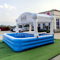 Spa gonflable de luxe avec auvent arqué, parasol arqué, piscine gonflable portable avec marches et sièges périphériques pour jardin