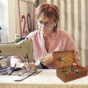 Caja <span class=keywords><strong>de</strong></span> <span class=keywords><strong>Kit</strong></span> <span class=keywords><strong>de</strong></span> costura <span class=keywords><strong>de</strong></span> madera, suministros <span class=keywords><strong>de</strong></span> Metal <span class=keywords><strong>de</strong></span> algodón <span class=keywords><strong>de</strong></span> plástico, accesorios para ropa <span class=keywords><strong>de</strong></span> emergencia para principiantes y viajeros, hilo <span class=keywords><strong>de</strong></span> accesorios para manualidades DIY - Product Image 5